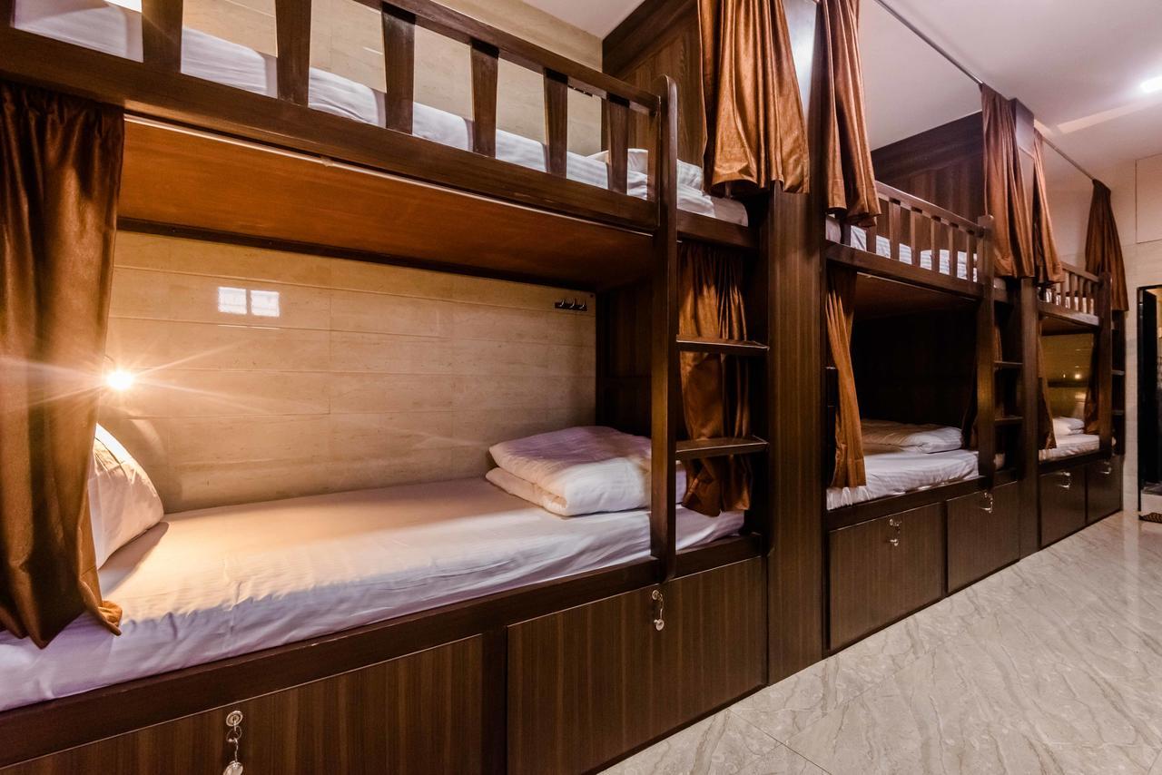 Awesome Dormitory - Men Only Mumbai Exterior foto