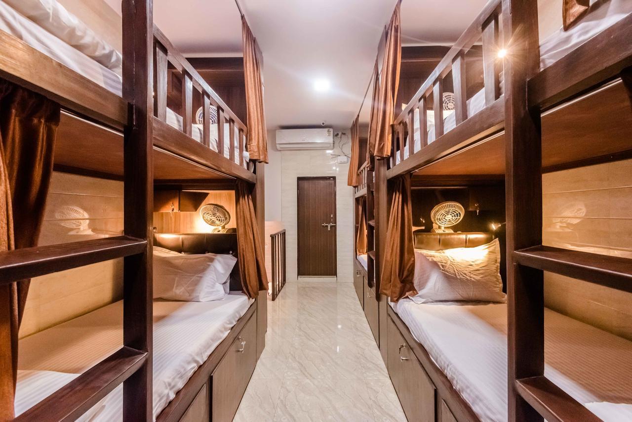 Awesome Dormitory - Men Only Mumbai Exterior foto
