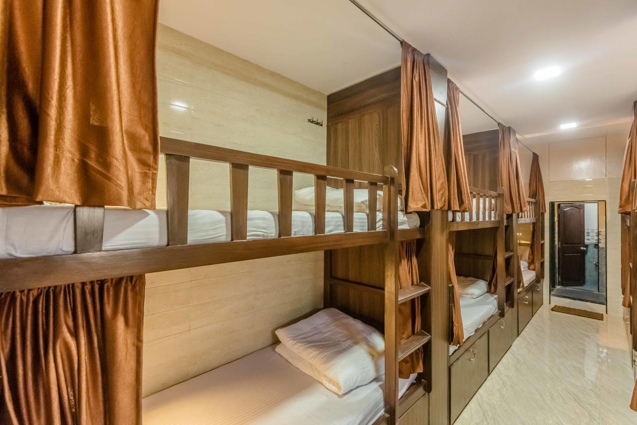 Awesome Dormitory - Men Only Mumbai Exterior foto