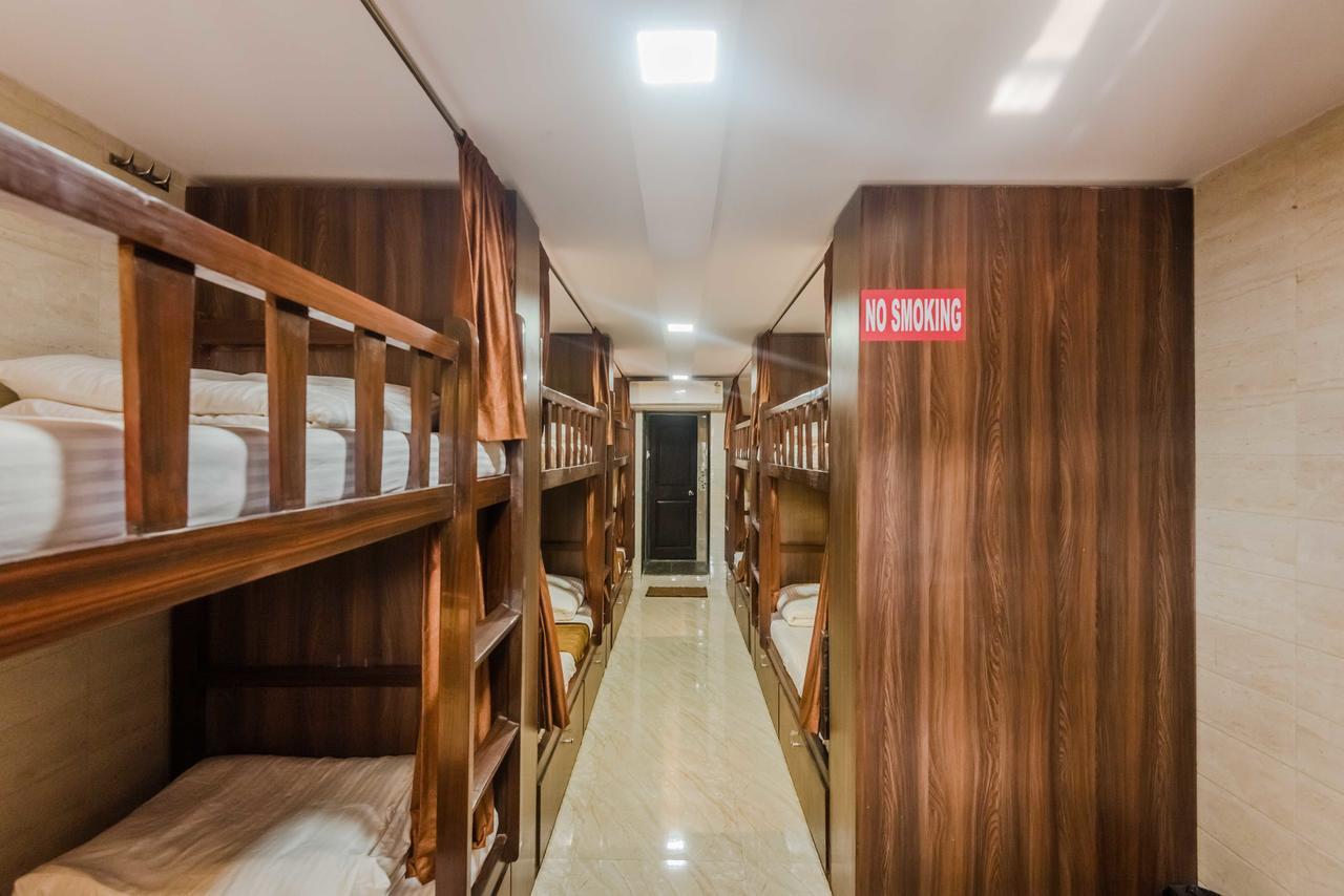 Awesome Dormitory - Men Only Mumbai Exterior foto